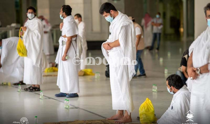 പ്രാർഥനയിൽ മുഴുകി ഹജ്ജ്​ തീർഥാടകർ